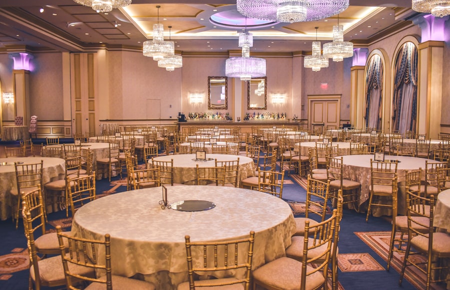 Salon de evento preparado y limpio